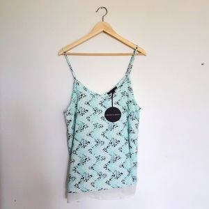 Harlowe & Graham V Neck Top